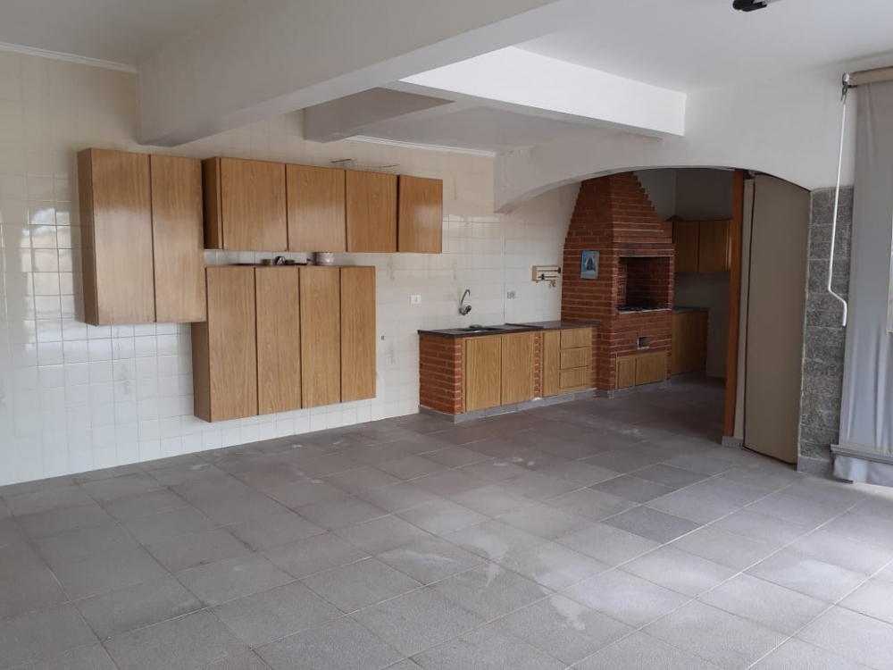 CASA COM 05 DORMITÓRIOS, 02 PI